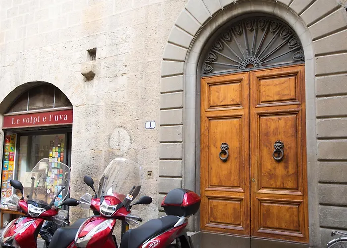 Ponte Vecchio Luxury Retreat