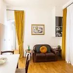 Апартаменты Ponte Vecchio Luxury Retreat