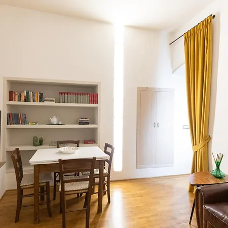 Apartment Ponte Vecchio Luxury Retreat Florence