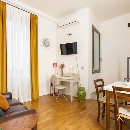 Apartment Ponte Vecchio Luxury Retreat Florence