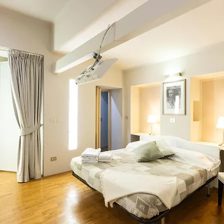 Apartment Ponte Vecchio Luxury Retreat Florence
